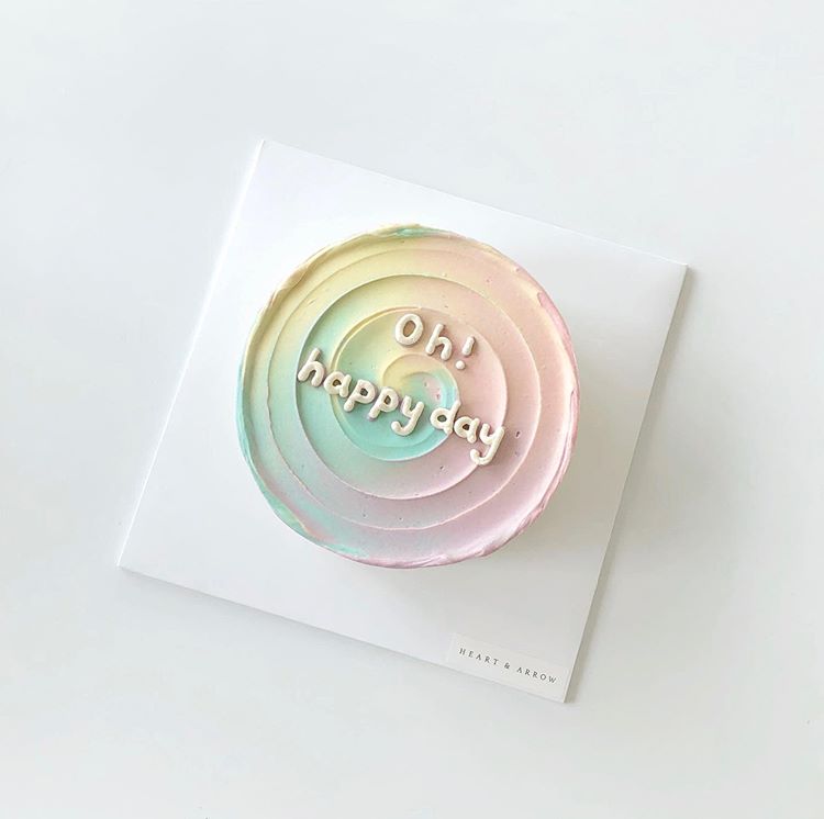 کیک مینی مالیستی کره ای 